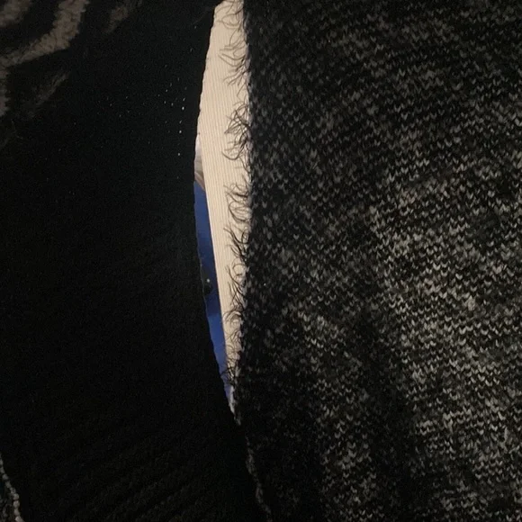 Chelsea and Theodore sweater vest drape collar - Picture 2 of 7